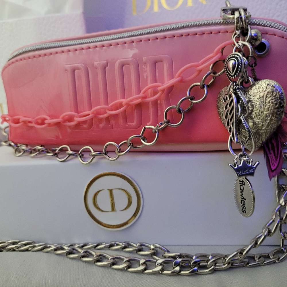 🌟 Dior authentitic cosmetic purse hand bag shoulder or crossbody purse 🌟